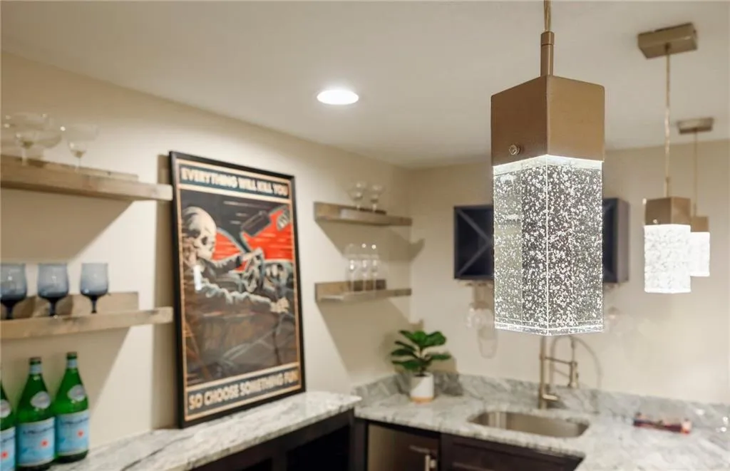 120 Marsh Glen Point, Atlanta, Georgia 30328, 6 Bedrooms Bedrooms, ,4 BathroomsBathrooms,Residential,Sold,120 Marsh Glen Point,7393170