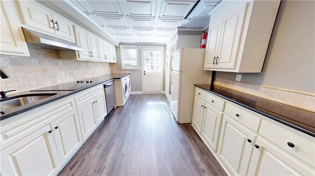 7590 Chaparral Drive, Sandy Springs, Georgia 30350, 5 Bedrooms Bedrooms, ,5 BathroomsBathrooms,Residential,For Sale,7590 Chaparral Drive,7677149