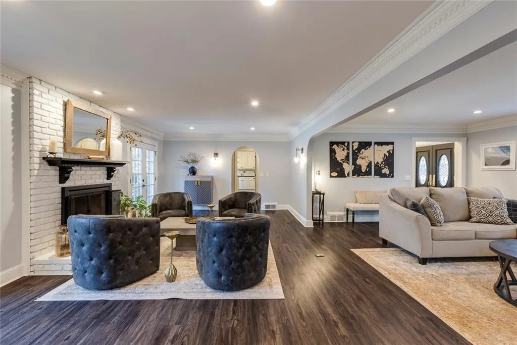 7590 Chaparral Drive, Sandy Springs, Georgia 30350, 5 Bedrooms Bedrooms, ,5 BathroomsBathrooms,Residential,For Sale,7590 Chaparral Drive,7677149