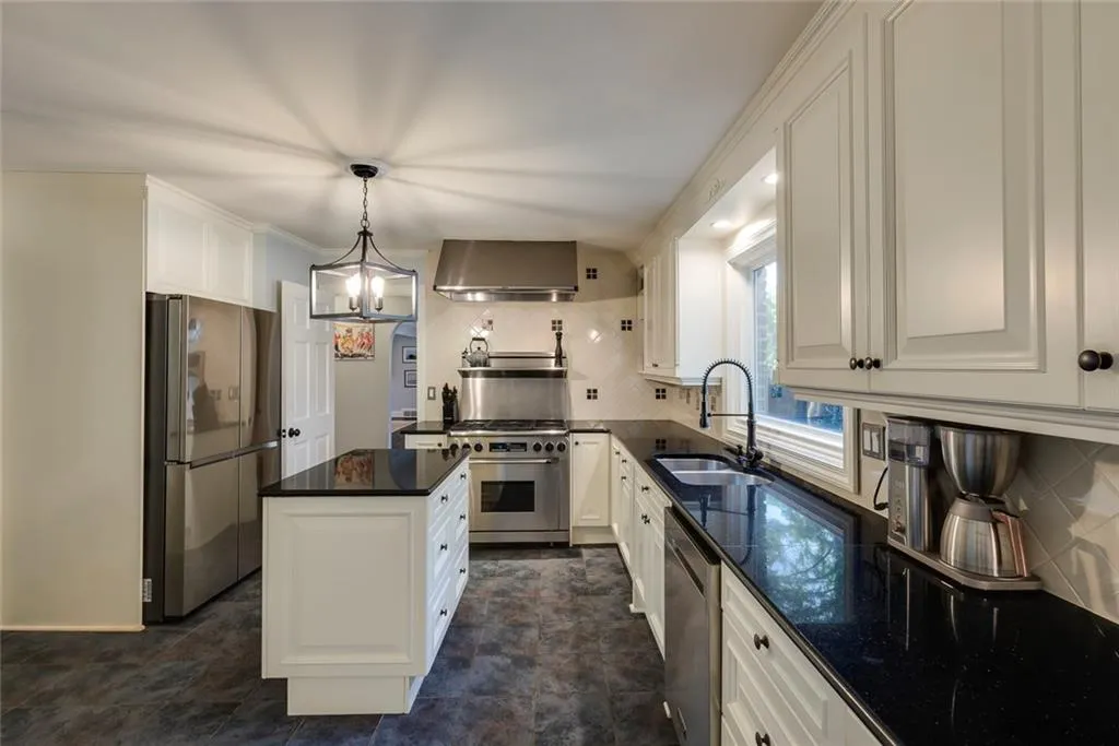 7590 Chaparral Drive, Sandy Springs, Georgia 30350, 5 Bedrooms Bedrooms, ,5 BathroomsBathrooms,Residential,For Sale,7590 Chaparral Drive,7677149