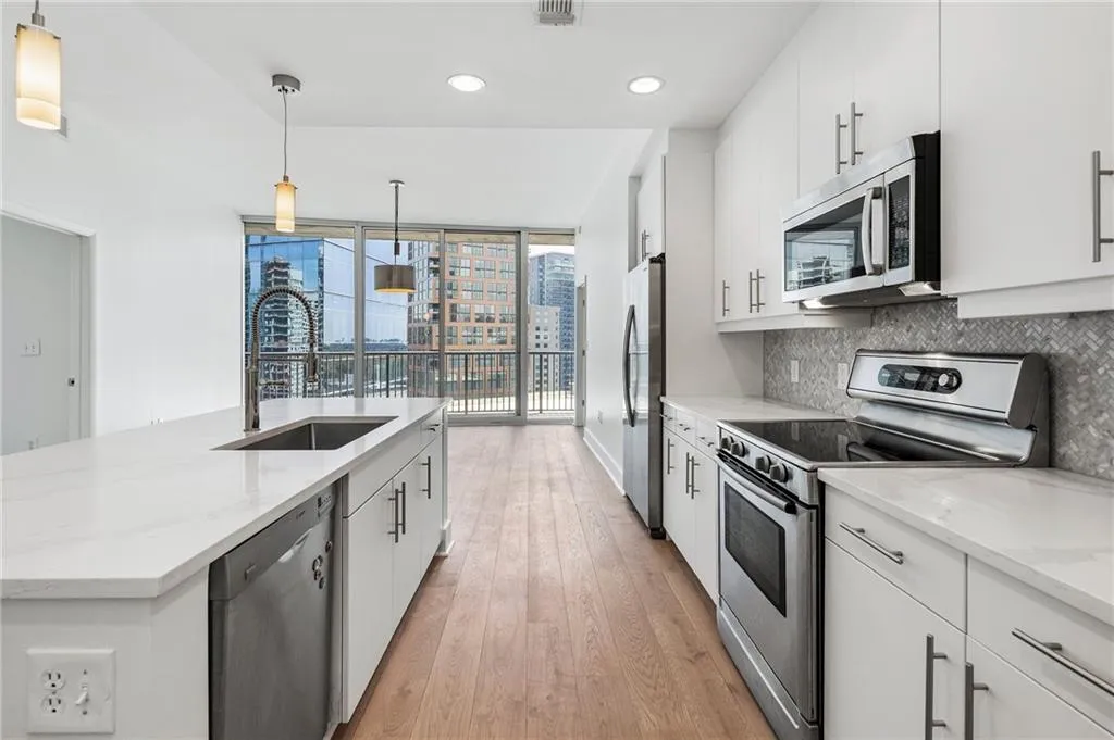 1080 Peachtree Street Ne Unit 1504, Atlanta, Georgia 30309, 2 Bedrooms Bedrooms, ,2 BathroomsBathrooms,Residential,Sold,1080 Peachtree Street Ne Unit 1504,7555034
