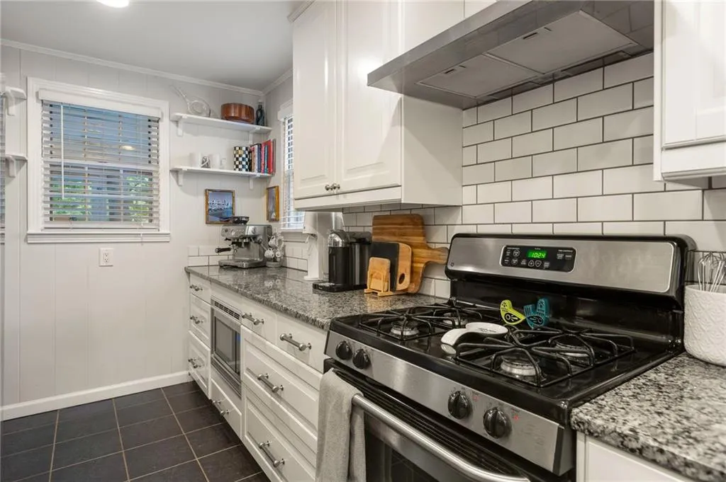 1471 Hawthorne Avenue Nw, Atlanta, Georgia 30309, 2 Bedrooms Bedrooms, ,2 BathroomsBathrooms,Residential,For Sale,1471 Hawthorne Avenue Nw,7644187