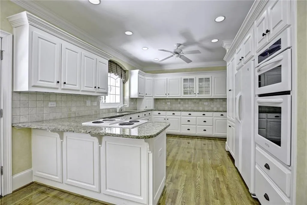 105 Hemmingwood Way, Sandy Springs, Georgia 30350, 5 Bedrooms Bedrooms, ,4 BathroomsBathrooms,Residential,Sold,105 Hemmingwood Way,5716007