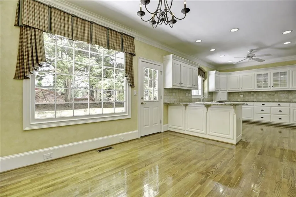 105 Hemmingwood Way, Sandy Springs, Georgia 30350, 5 Bedrooms Bedrooms, ,4 BathroomsBathrooms,Residential,Sold,105 Hemmingwood Way,5716007