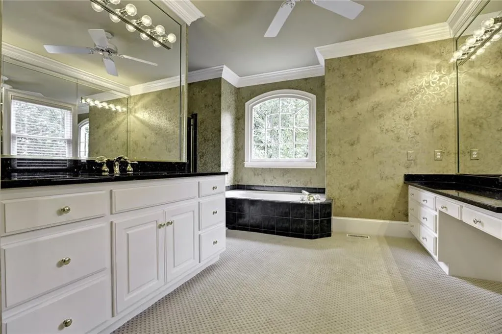 105 Hemmingwood Way, Sandy Springs, Georgia 30350, 5 Bedrooms Bedrooms, ,4 BathroomsBathrooms,Residential,Sold,105 Hemmingwood Way,5716007