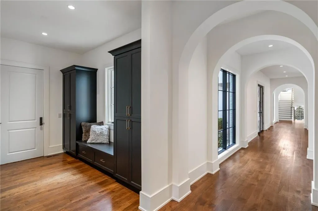 4580 Peachtree Dunwoody Road NE, Atlanta, Georgia 30342, 6 Bedrooms Bedrooms, ,6 BathroomsBathrooms,Residential,Sold,4580 Peachtree Dunwoody Road NE,7344650