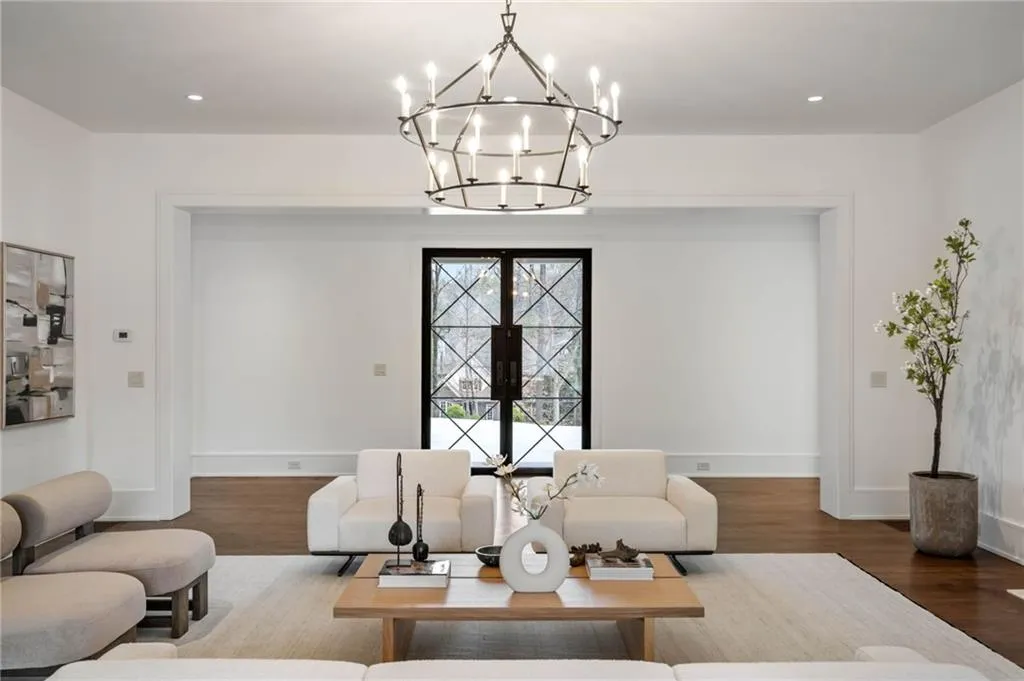 4580 Peachtree Dunwoody Road NE, Atlanta, Georgia 30342, 6 Bedrooms Bedrooms, ,6 BathroomsBathrooms,Residential,Sold,4580 Peachtree Dunwoody Road NE,7344650