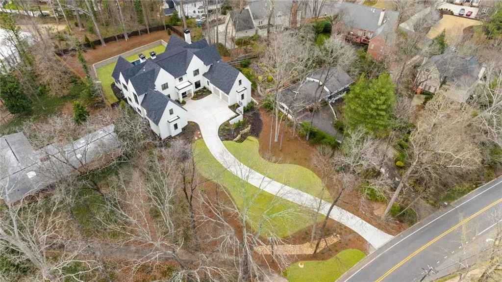 4580 Peachtree Dunwoody Road NE, Atlanta, Georgia 30342, 6 Bedrooms Bedrooms, ,6 BathroomsBathrooms,Residential,Sold,4580 Peachtree Dunwoody Road NE,7344650