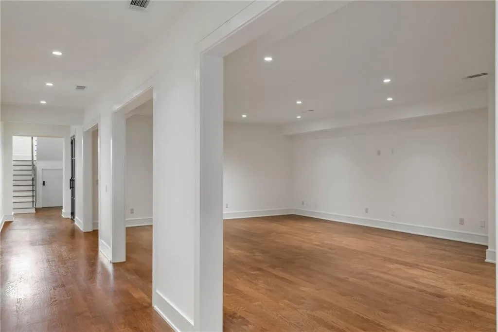 4580 Peachtree Dunwoody Road NE, Atlanta, Georgia 30342, 6 Bedrooms Bedrooms, ,6 BathroomsBathrooms,Residential,Sold,4580 Peachtree Dunwoody Road NE,7344650