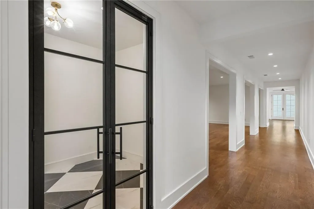 4580 Peachtree Dunwoody Road NE, Atlanta, Georgia 30342, 6 Bedrooms Bedrooms, ,6 BathroomsBathrooms,Residential,Sold,4580 Peachtree Dunwoody Road NE,7344650