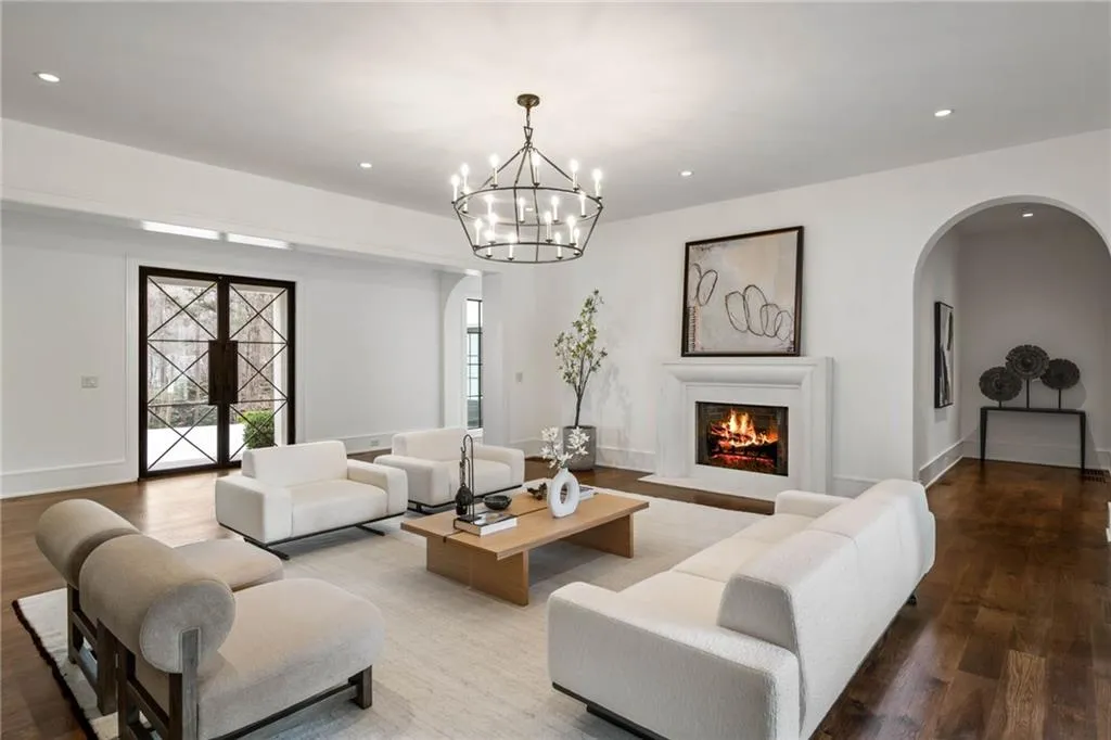 4580 Peachtree Dunwoody Road NE, Atlanta, Georgia 30342, 6 Bedrooms Bedrooms, ,6 BathroomsBathrooms,Residential,Sold,4580 Peachtree Dunwoody Road NE,7344650