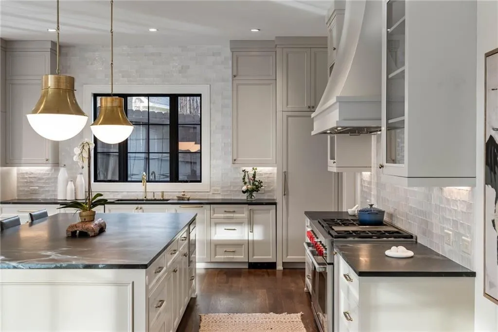 4580 Peachtree Dunwoody Road NE, Atlanta, Georgia 30342, 6 Bedrooms Bedrooms, ,6 BathroomsBathrooms,Residential,Sold,4580 Peachtree Dunwoody Road NE,7344650