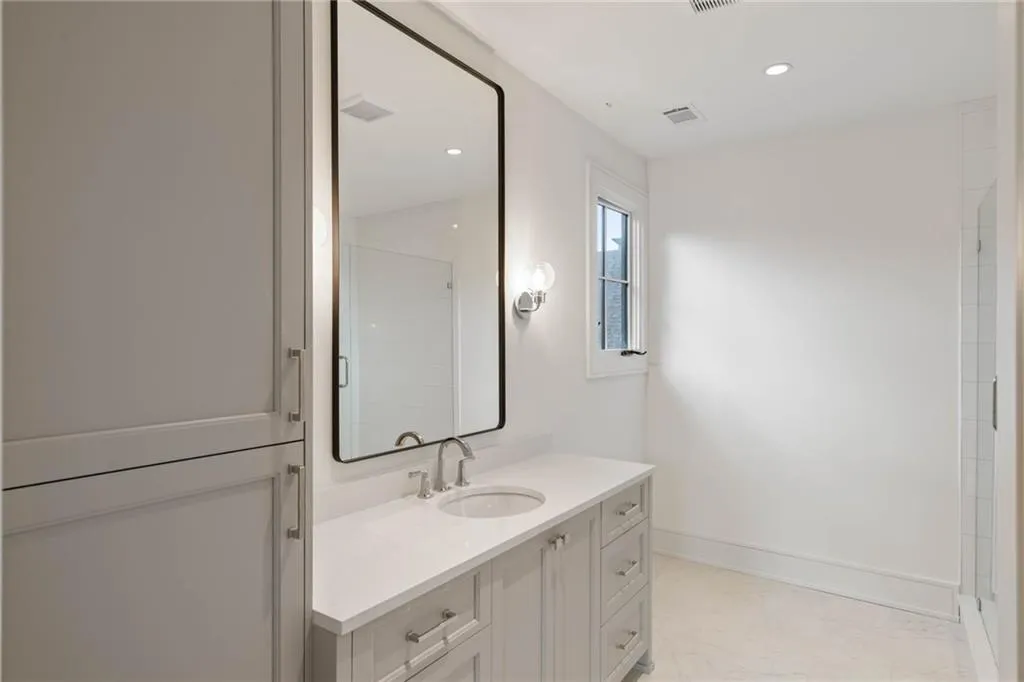 4580 Peachtree Dunwoody Road NE, Atlanta, Georgia 30342, 6 Bedrooms Bedrooms, ,6 BathroomsBathrooms,Residential,Sold,4580 Peachtree Dunwoody Road NE,7344650