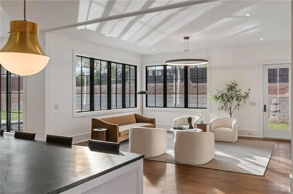 4580 Peachtree Dunwoody Road NE, Atlanta, Georgia 30342, 6 Bedrooms Bedrooms, ,6 BathroomsBathrooms,Residential,Sold,4580 Peachtree Dunwoody Road NE,7344650