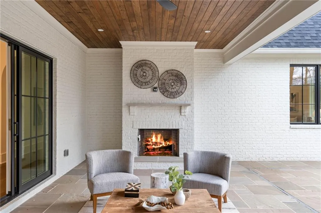 4580 Peachtree Dunwoody Road NE, Atlanta, Georgia 30342, 6 Bedrooms Bedrooms, ,6 BathroomsBathrooms,Residential,Sold,4580 Peachtree Dunwoody Road NE,7344650