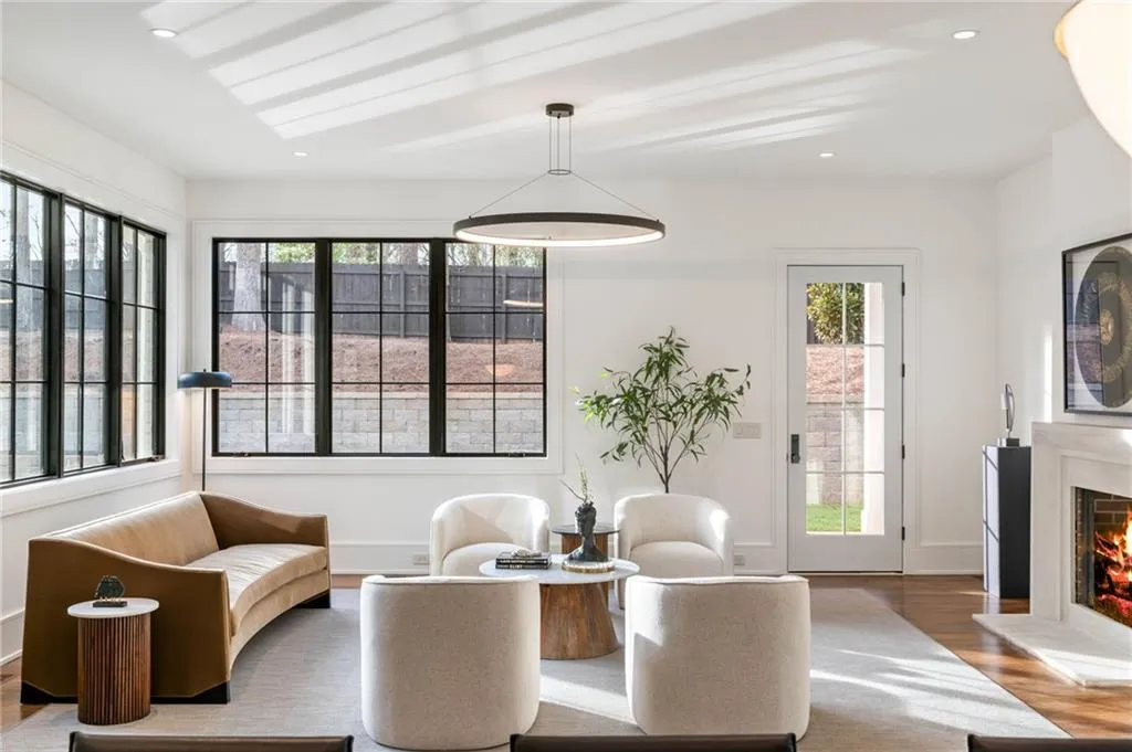 4580 Peachtree Dunwoody Road NE, Atlanta, Georgia 30342, 6 Bedrooms Bedrooms, ,6 BathroomsBathrooms,Residential,Sold,4580 Peachtree Dunwoody Road NE,7344650