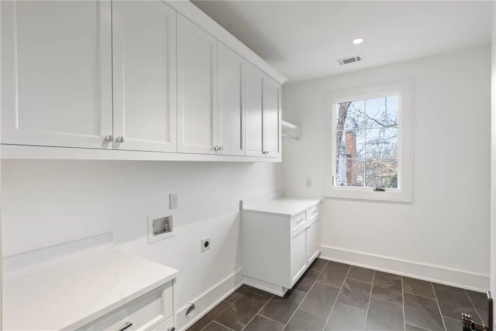 4580 Peachtree Dunwoody Road NE, Atlanta, Georgia 30342, 6 Bedrooms Bedrooms, ,6 BathroomsBathrooms,Residential,Sold,4580 Peachtree Dunwoody Road NE,7344650