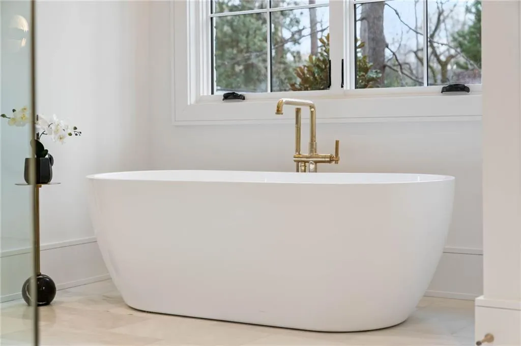 4580 Peachtree Dunwoody Road NE, Atlanta, Georgia 30342, 6 Bedrooms Bedrooms, ,6 BathroomsBathrooms,Residential,Sold,4580 Peachtree Dunwoody Road NE,7344650