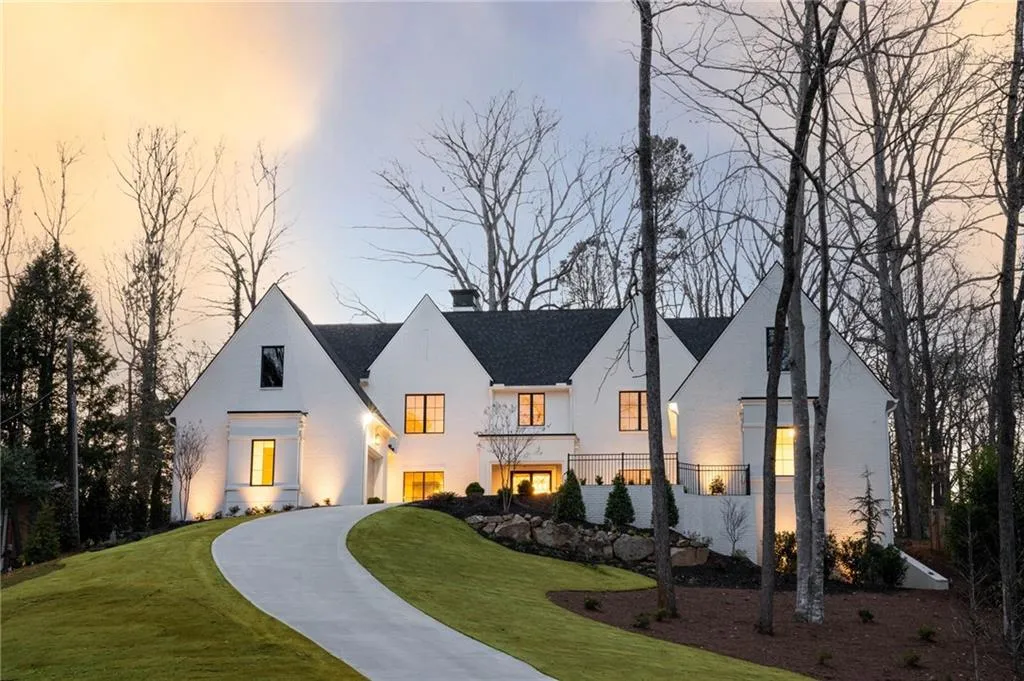 4580 Peachtree Dunwoody Road NE, Atlanta, Georgia 30342, 6 Bedrooms Bedrooms, ,6 BathroomsBathrooms,Residential,Sold,4580 Peachtree Dunwoody Road NE,7344650