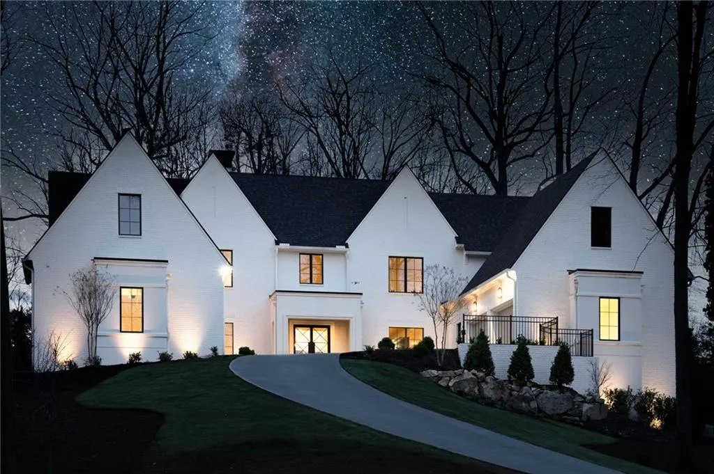 4580 Peachtree Dunwoody Road NE, Atlanta, Georgia 30342, 6 Bedrooms Bedrooms, ,6 BathroomsBathrooms,Residential,Sold,4580 Peachtree Dunwoody Road NE,7344650