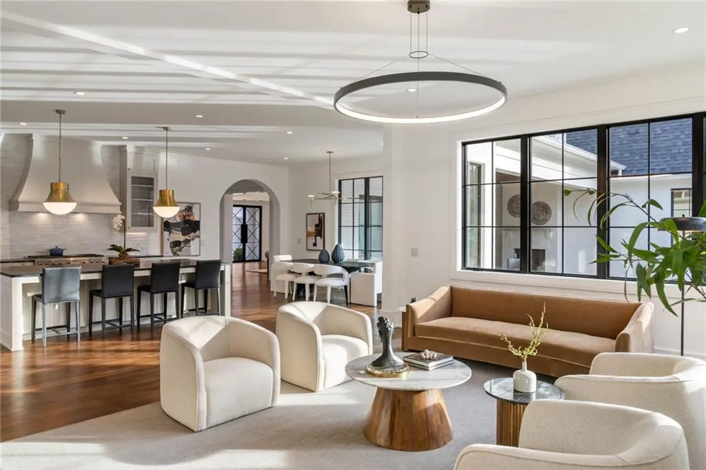 4580 Peachtree Dunwoody Road NE, Atlanta, Georgia 30342, 6 Bedrooms Bedrooms, ,6 BathroomsBathrooms,Residential,Sold,4580 Peachtree Dunwoody Road NE,7344650