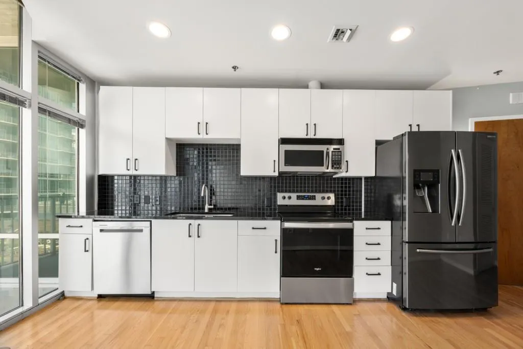 Atlanta, Georgia 30309, 1 Bedroom Bedrooms, ,1 BathroomBathrooms,Residential,For Sale,7605766