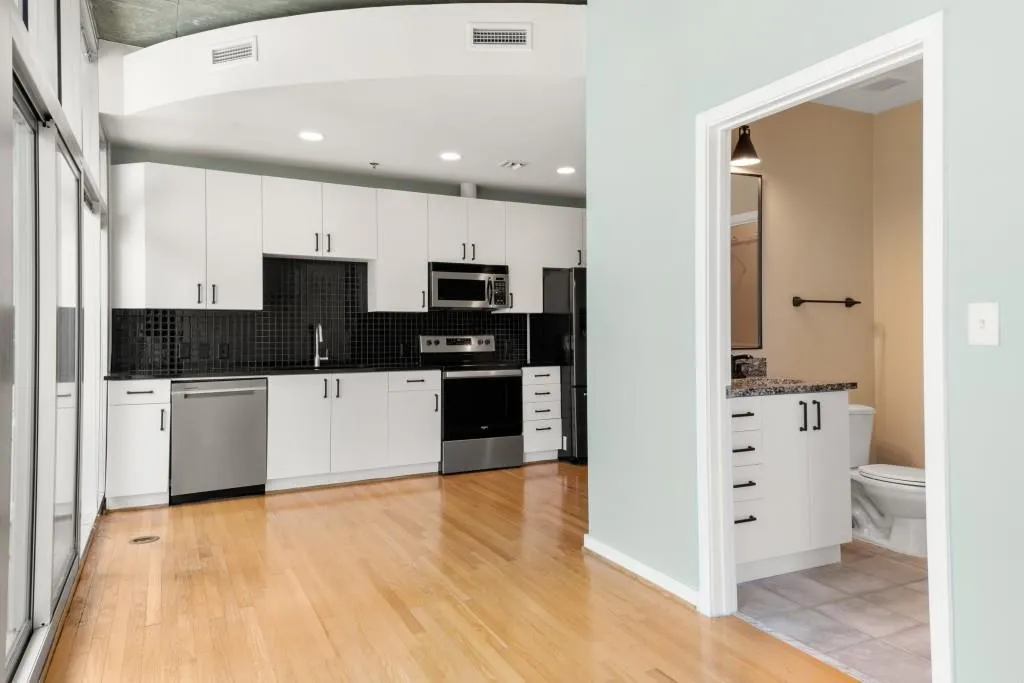 Atlanta, Georgia 30309, 1 Bedroom Bedrooms, ,1 BathroomBathrooms,Residential,For Sale,7605766