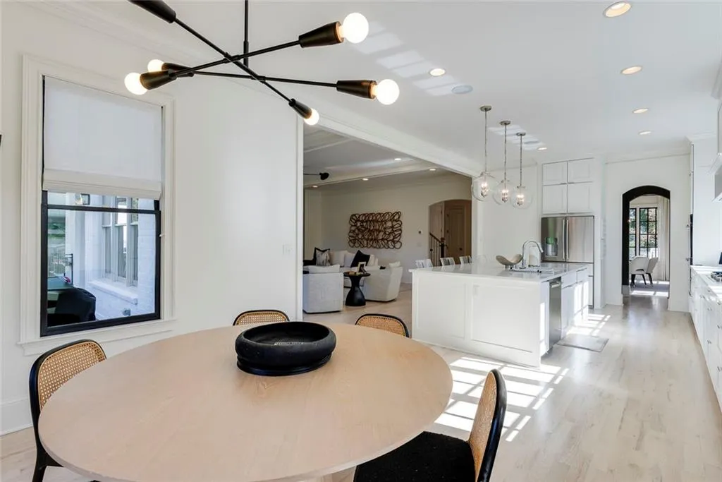 2596 Green Meadows Lane Ne, Brookhaven, Georgia 30319, 5 Bedrooms Bedrooms, ,5 BathroomsBathrooms,Residential,For Sale,2596 Green Meadows Lane Ne,7675938