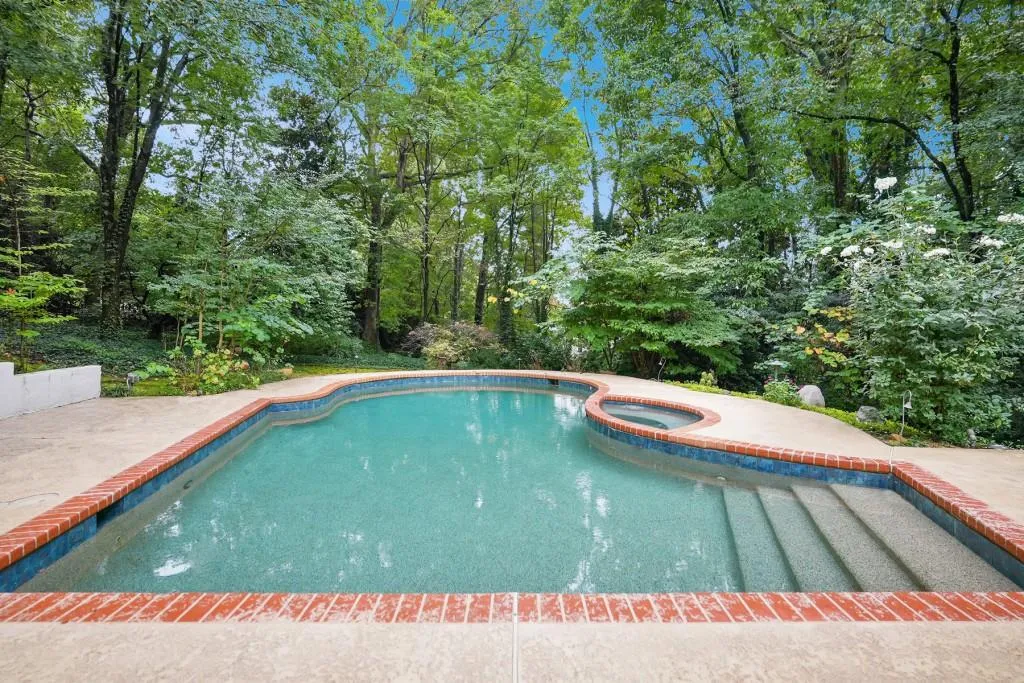 5680 Glen Errol Road, Sandy Springs, Georgia 30327, 4 Bedrooms Bedrooms, ,3 BathroomsBathrooms,Residential,Sold,5680 Glen Errol Road,6954796