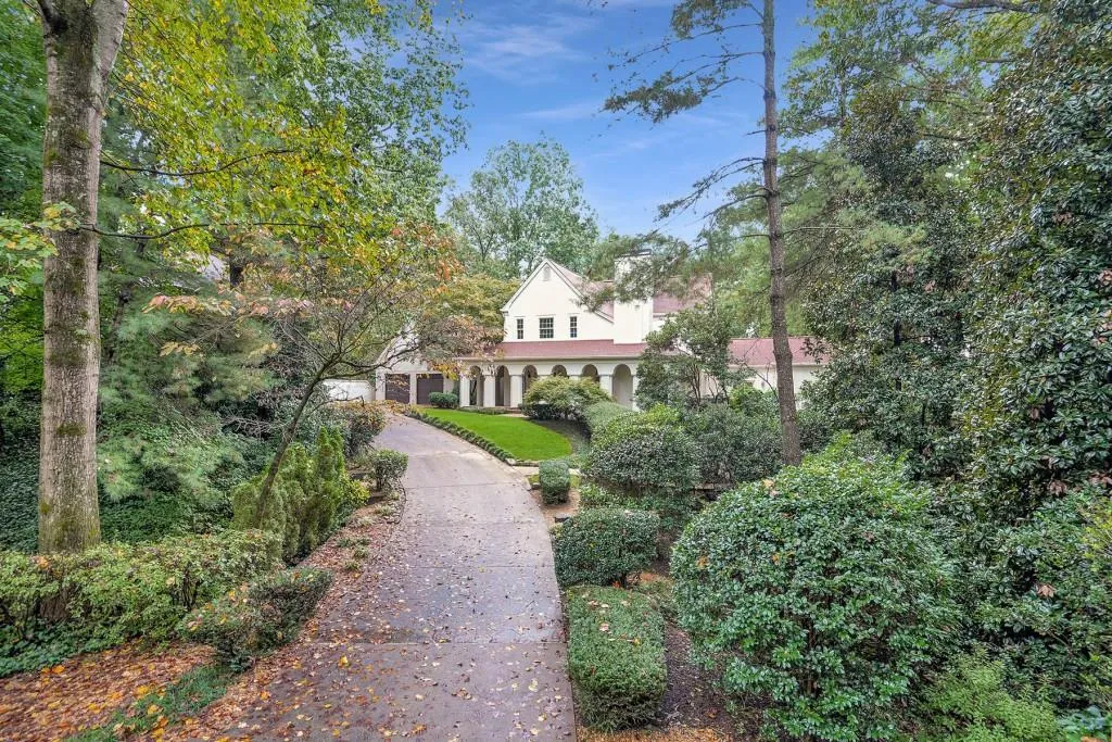5680 Glen Errol Road, Sandy Springs, Georgia 30327, 4 Bedrooms Bedrooms, ,3 BathroomsBathrooms,Residential,Sold,5680 Glen Errol Road,6954796