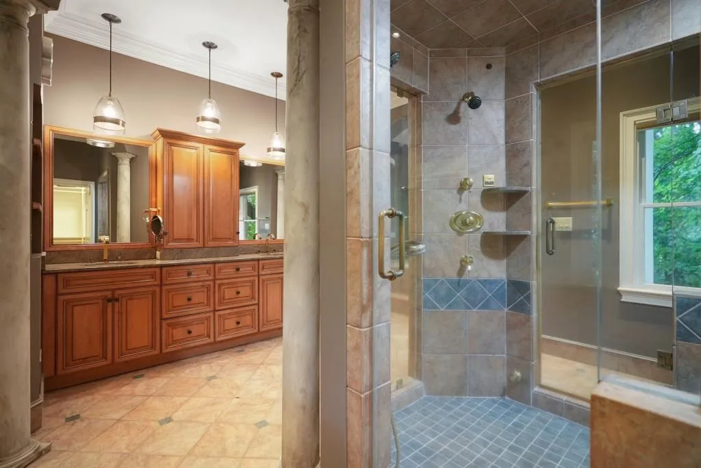 5680 Glen Errol Road, Sandy Springs, Georgia 30327, 4 Bedrooms Bedrooms, ,3 BathroomsBathrooms,Residential,Sold,5680 Glen Errol Road,6954796