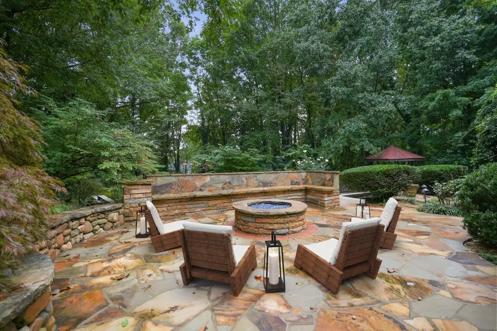 5680 Glen Errol Road, Sandy Springs, Georgia 30327, 4 Bedrooms Bedrooms, ,3 BathroomsBathrooms,Residential,Sold,5680 Glen Errol Road,6954796
