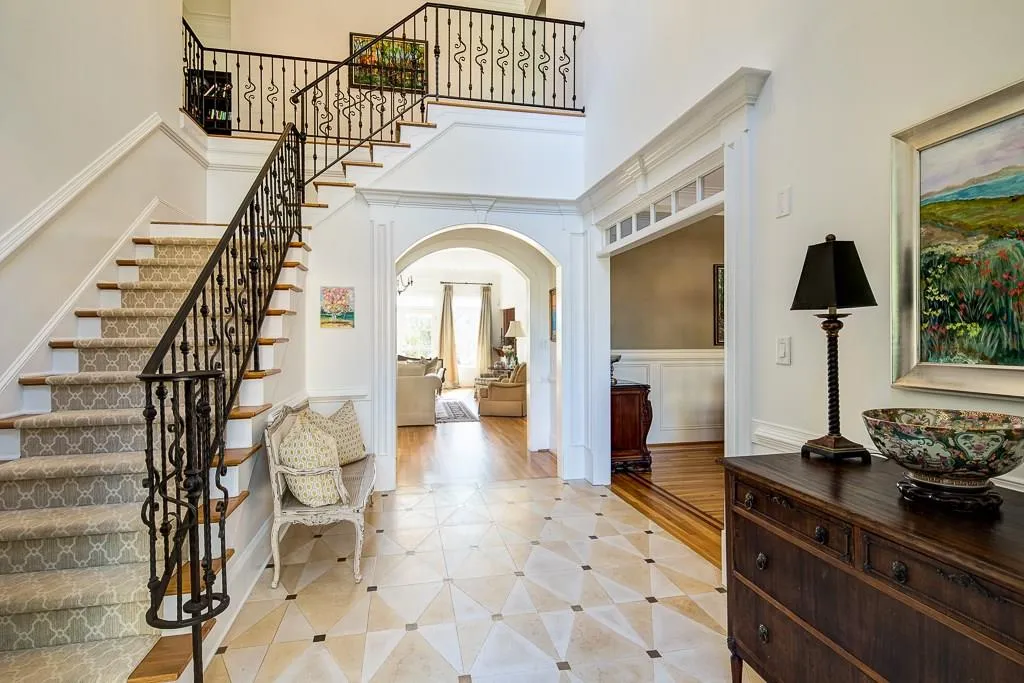 8345 Jett Ferry Road, Sandy Springs, Georgia 30350, 6 Bedrooms Bedrooms, ,5 BathroomsBathrooms,Residential,Sold,8345 Jett Ferry Road,5771702