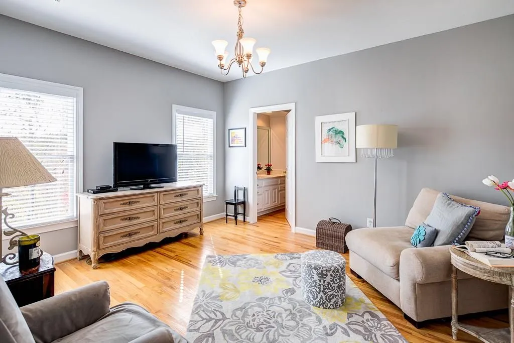 8345 Jett Ferry Road, Sandy Springs, Georgia 30350, 6 Bedrooms Bedrooms, ,5 BathroomsBathrooms,Residential,Sold,8345 Jett Ferry Road,5771702