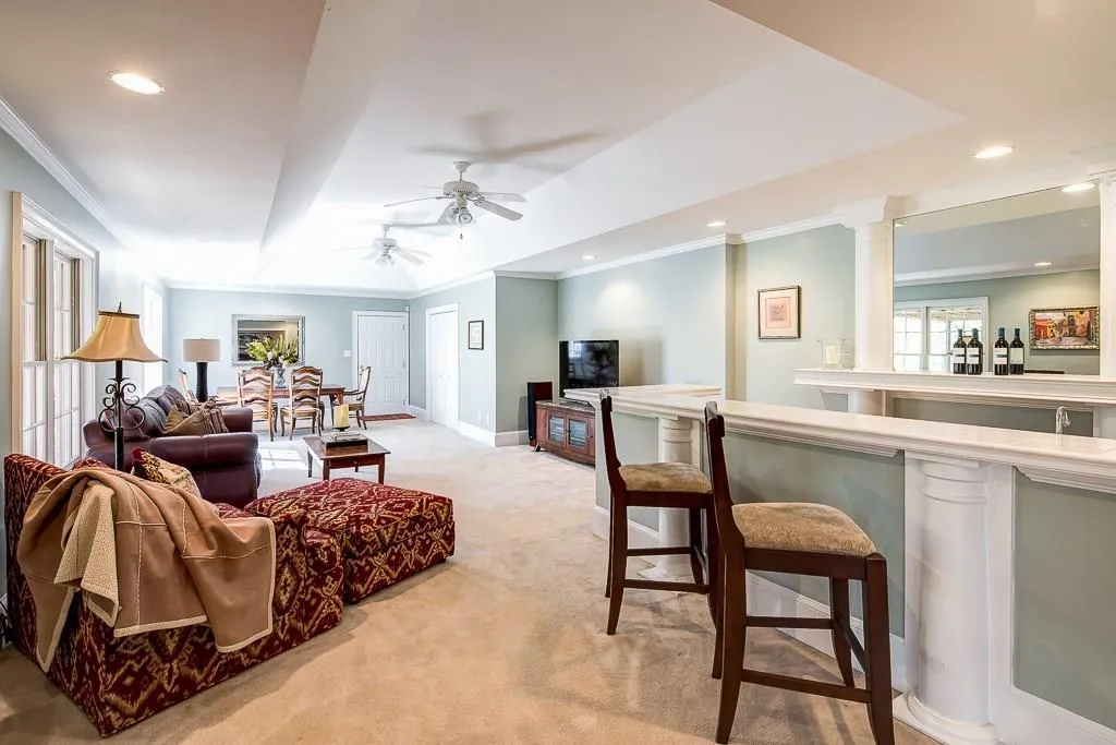 8345 Jett Ferry Road, Sandy Springs, Georgia 30350, 6 Bedrooms Bedrooms, ,5 BathroomsBathrooms,Residential,Sold,8345 Jett Ferry Road,5771702