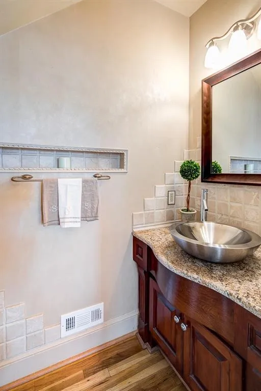 8345 Jett Ferry Road, Sandy Springs, Georgia 30350, 6 Bedrooms Bedrooms, ,5 BathroomsBathrooms,Residential,Sold,8345 Jett Ferry Road,5771702