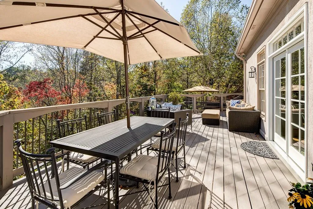 8345 Jett Ferry Road, Sandy Springs, Georgia 30350, 6 Bedrooms Bedrooms, ,5 BathroomsBathrooms,Residential,Sold,8345 Jett Ferry Road,5771702