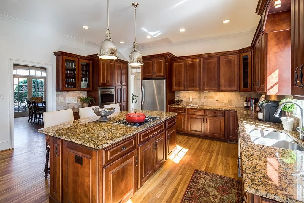 8345 Jett Ferry Road, Sandy Springs, Georgia 30350, 6 Bedrooms Bedrooms, ,5 BathroomsBathrooms,Residential,Sold,8345 Jett Ferry Road,5771702