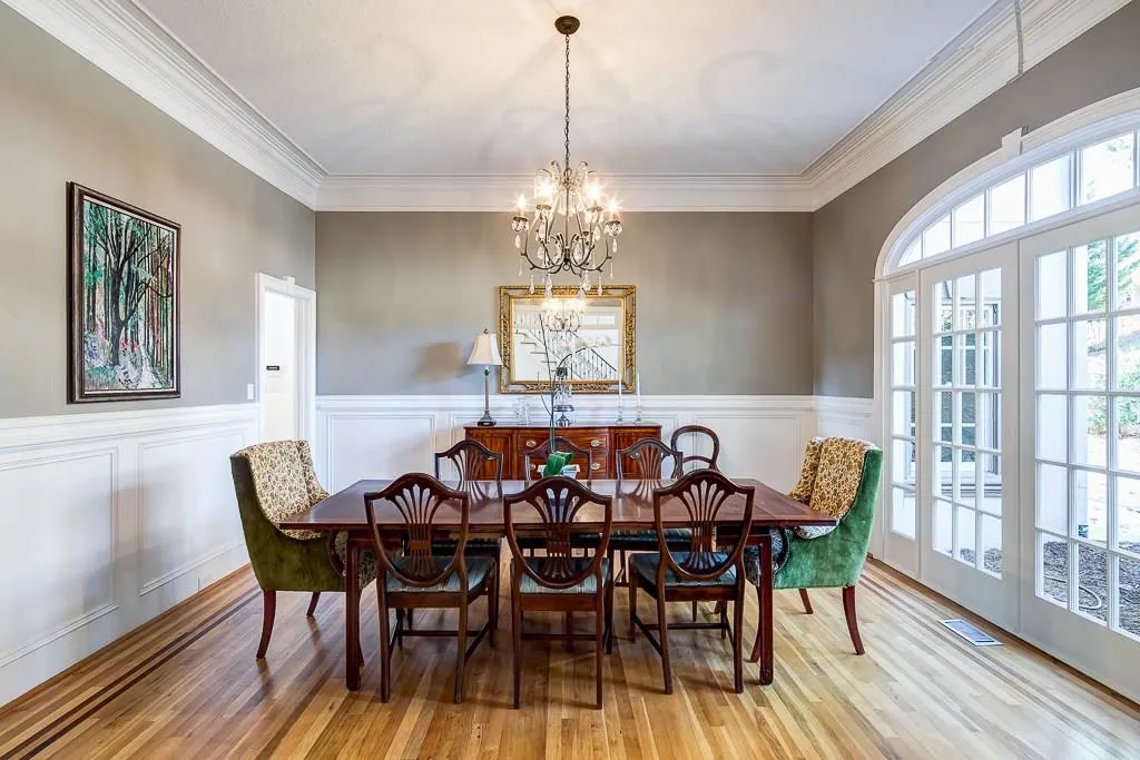 8345 Jett Ferry Road, Sandy Springs, Georgia 30350, 6 Bedrooms Bedrooms, ,5 BathroomsBathrooms,Residential,Sold,8345 Jett Ferry Road,5771702