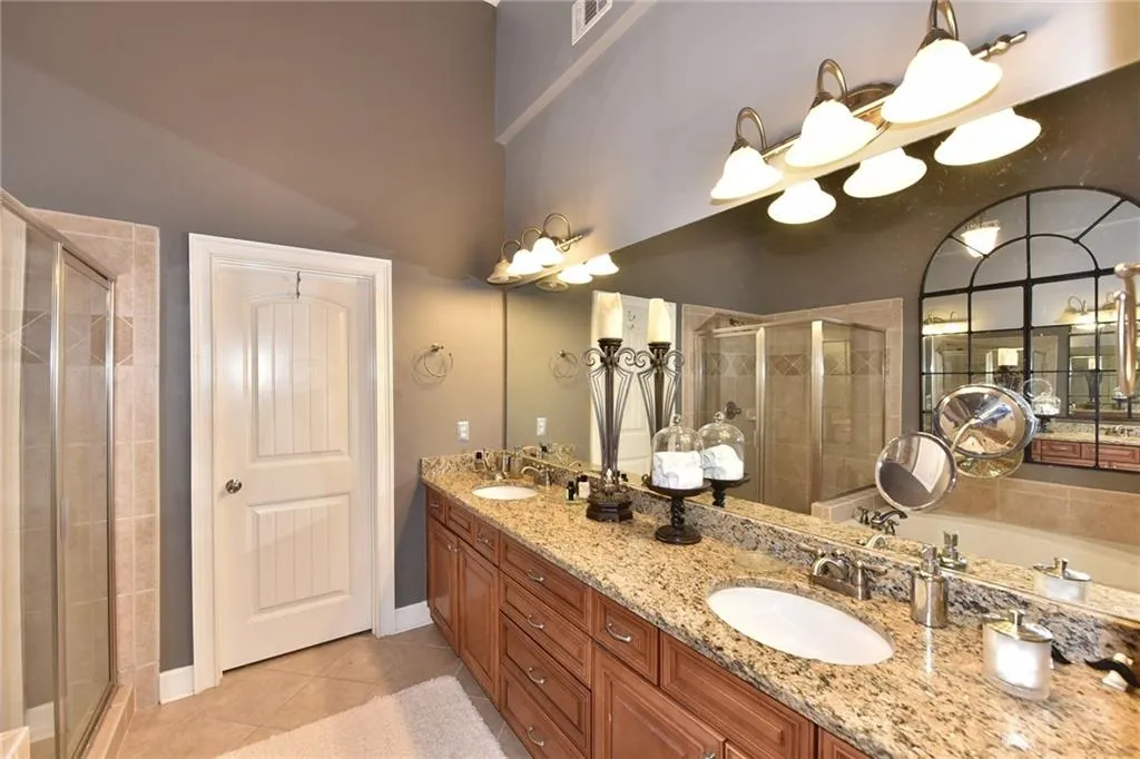 950 Telfair Close Unit 950, Atlanta, Georgia 30350, 3 Bedrooms Bedrooms, ,3 BathroomsBathrooms,Residential,Sold,950 Telfair Close Unit 950,5809577