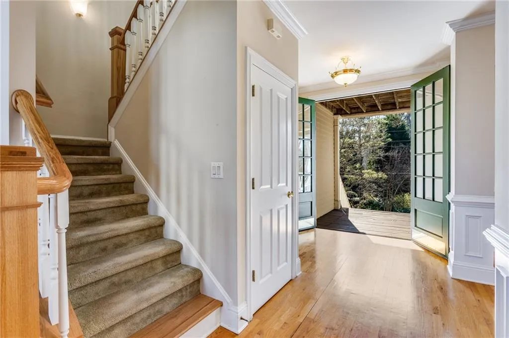 3503 Greenwood Close, Sandy Springs, Georgia 30319, 5 Bedrooms Bedrooms, ,5 BathroomsBathrooms,Residential,Sold,3503 Greenwood Close,6996686