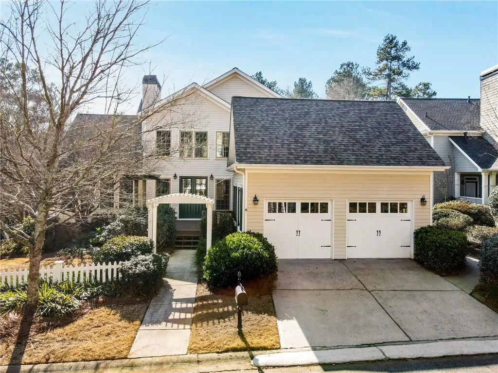 3503 Greenwood Close, Sandy Springs, Georgia 30319, 5 Bedrooms Bedrooms, ,5 BathroomsBathrooms,Residential,Sold,3503 Greenwood Close,6996686