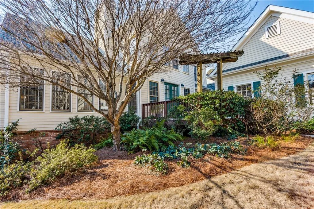 3503 Greenwood Close, Sandy Springs, Georgia 30319, 5 Bedrooms Bedrooms, ,5 BathroomsBathrooms,Residential,Sold,3503 Greenwood Close,6996686