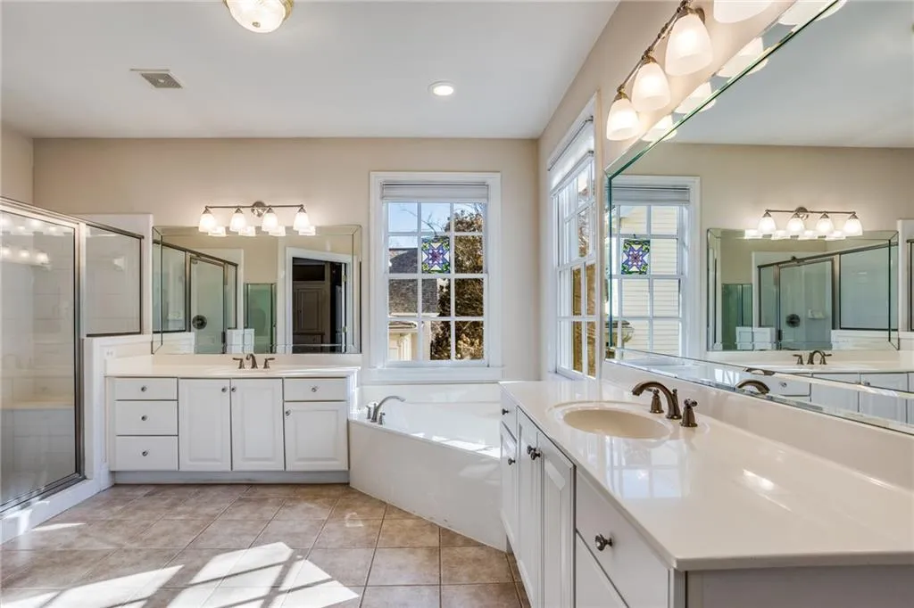 3503 Greenwood Close, Sandy Springs, Georgia 30319, 5 Bedrooms Bedrooms, ,5 BathroomsBathrooms,Residential,Sold,3503 Greenwood Close,6996686