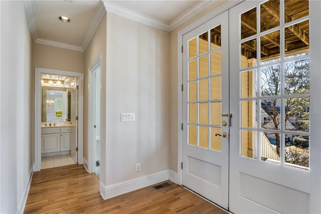3503 Greenwood Close, Sandy Springs, Georgia 30319, 5 Bedrooms Bedrooms, ,5 BathroomsBathrooms,Residential,Sold,3503 Greenwood Close,6996686