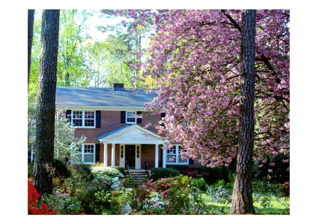 561 Dalrymple Road, Sandy Springs, Georgia 30328, 6 Bedrooms Bedrooms, ,4 BathroomsBathrooms,Residential,Sold,561 Dalrymple Road,5776742