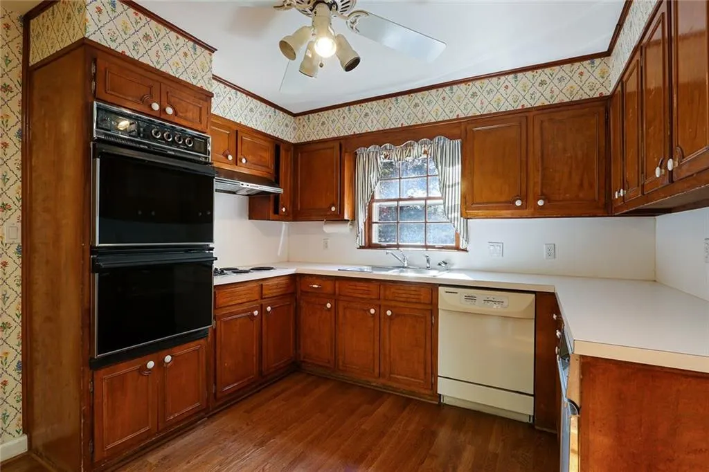 561 Dalrymple Road, Sandy Springs, Georgia 30328, 6 Bedrooms Bedrooms, ,4 BathroomsBathrooms,Residential,Sold,561 Dalrymple Road,5776742