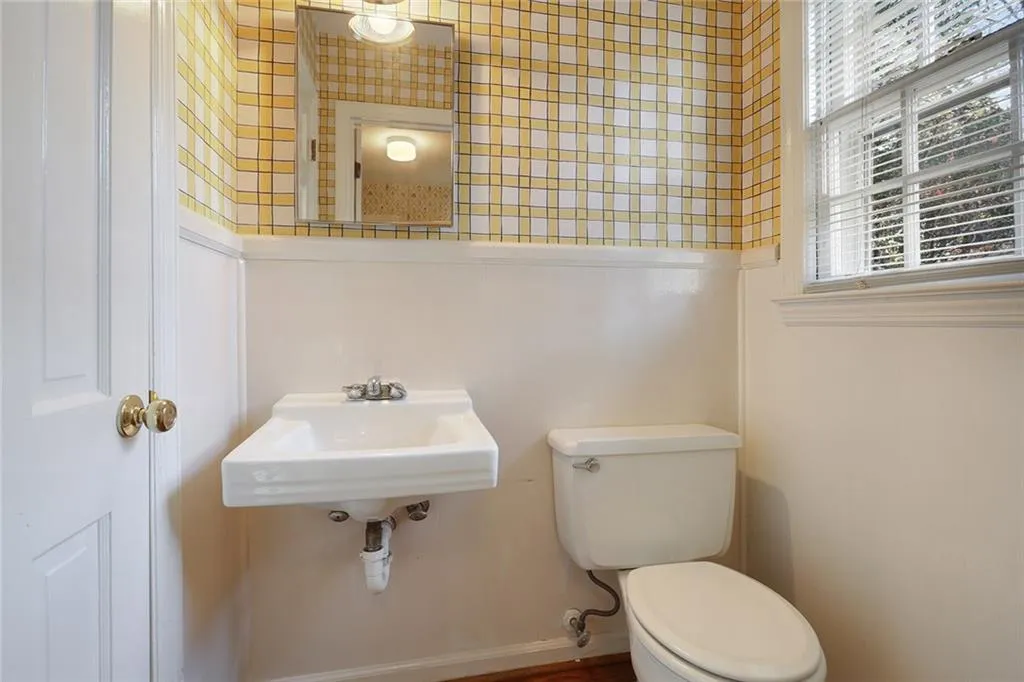 561 Dalrymple Road, Sandy Springs, Georgia 30328, 6 Bedrooms Bedrooms, ,4 BathroomsBathrooms,Residential,Sold,561 Dalrymple Road,5776742
