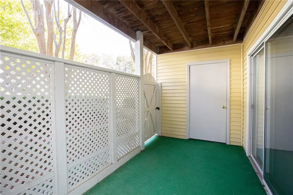 6808 Glenridge Drive Unit H, Sandy Springs, Georgia 30328, 1 Bedroom Bedrooms, ,1 BathroomBathrooms,Residential,Sold,6808 Glenridge Drive Unit H,7130907