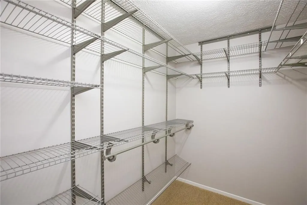 6808 Glenridge Drive Unit H, Sandy Springs, Georgia 30328, 1 Bedroom Bedrooms, ,1 BathroomBathrooms,Residential,Sold,6808 Glenridge Drive Unit H,7130907